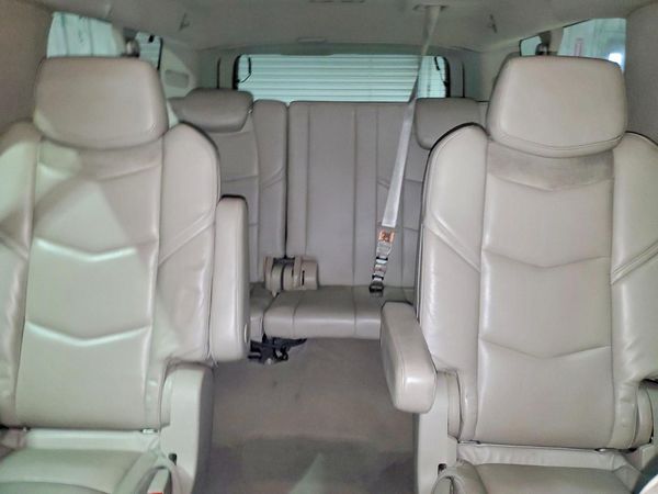 2020 CADILLAC ESCALADE ESV Luxury — SUVN