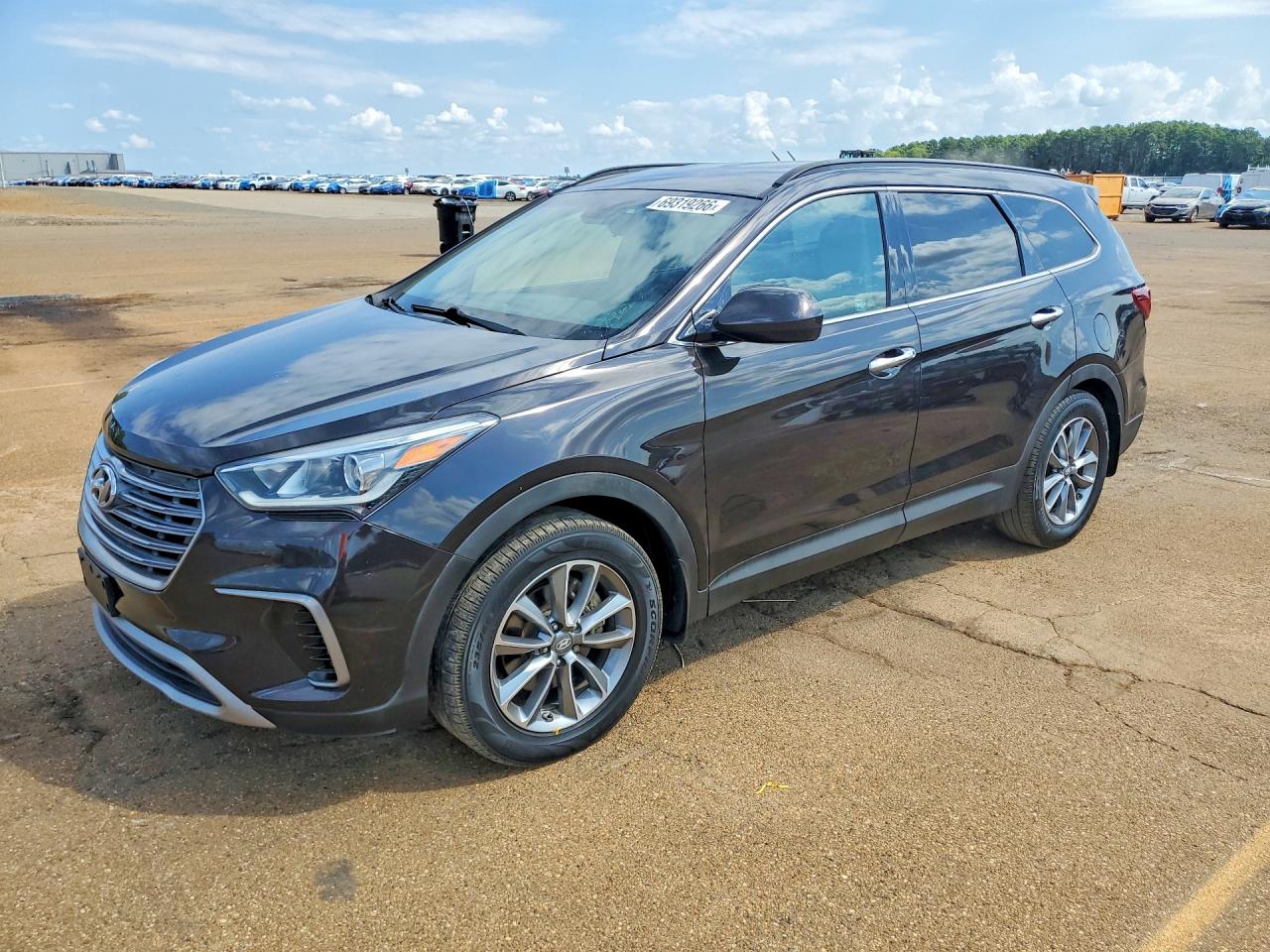2017 HYUNDAI SANTA FE GI — Front 3/4