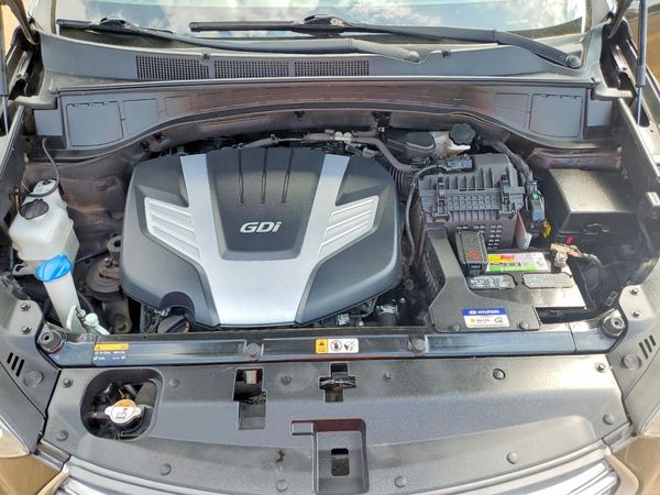 2017 HYUNDAI SANTA FE GI — Engine bay