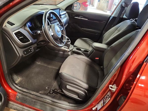 2021 KIA SELTOS — DENT