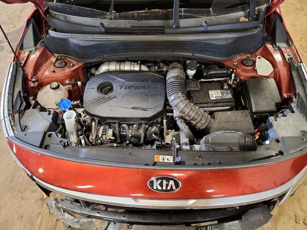 2021 KIA SELTOS — Engine bay