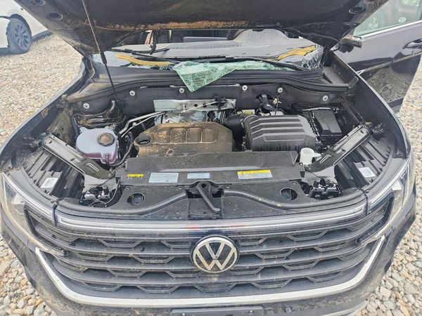 2026 VOLKSWAGEN ATLAS SE — Engine bay