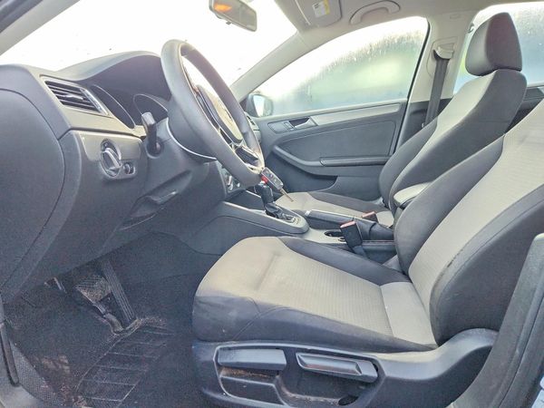 2017 VOLKSWAGEN JETTA — DENT