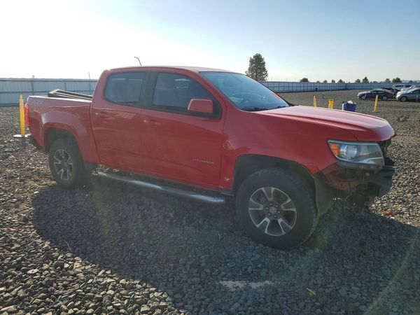 2017 CHEVROLET COLORADO Z71 — Passenger 3/4