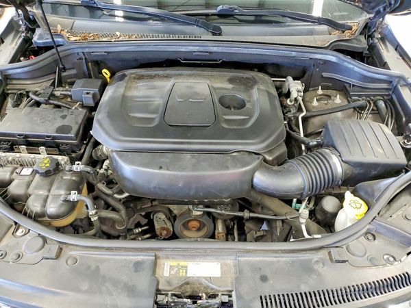 2020 JEEP GRAND CHEROKEE Limited — Engine bay