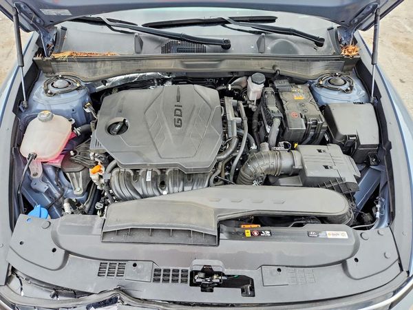 2025 HYUNDAI SONATA — Engine bay