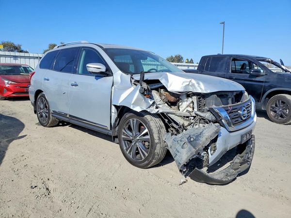 2019 NISSAN PATHFINDER — Passenger 3/4