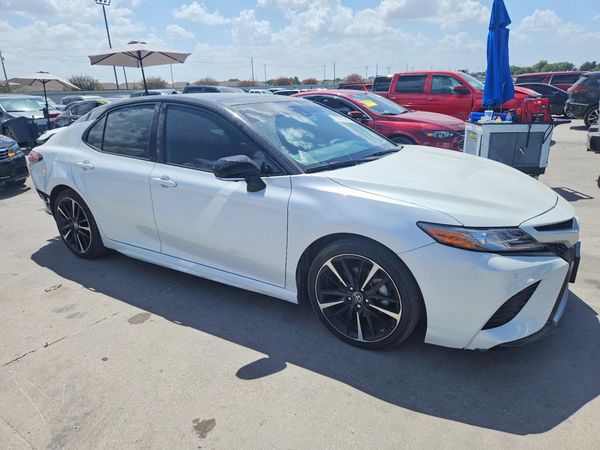 2019 TOYOTA CAMRY — Passenger 3/4