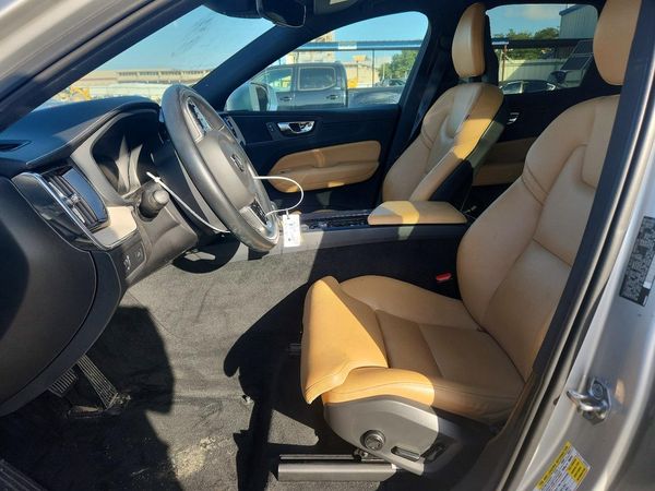 2018 VOLVO XC60 Inscription — DENT