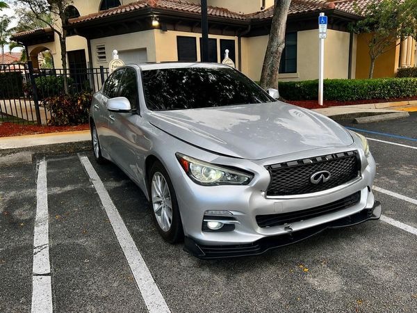 2017 INFINITI Q50