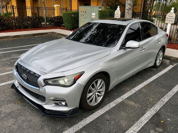 2017 INFINITI Q50