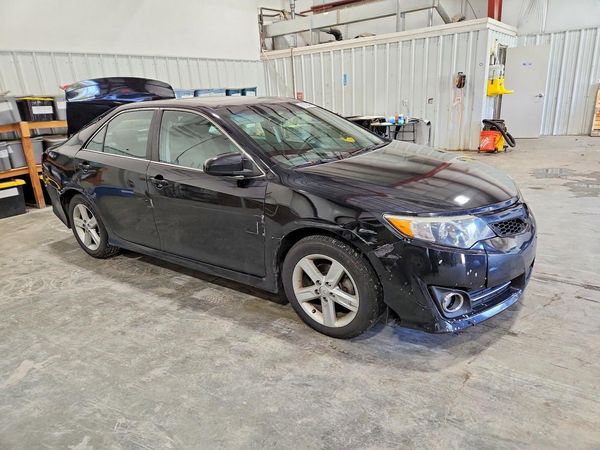 2013 TOYOTA CAMRY — Passenger 3/4