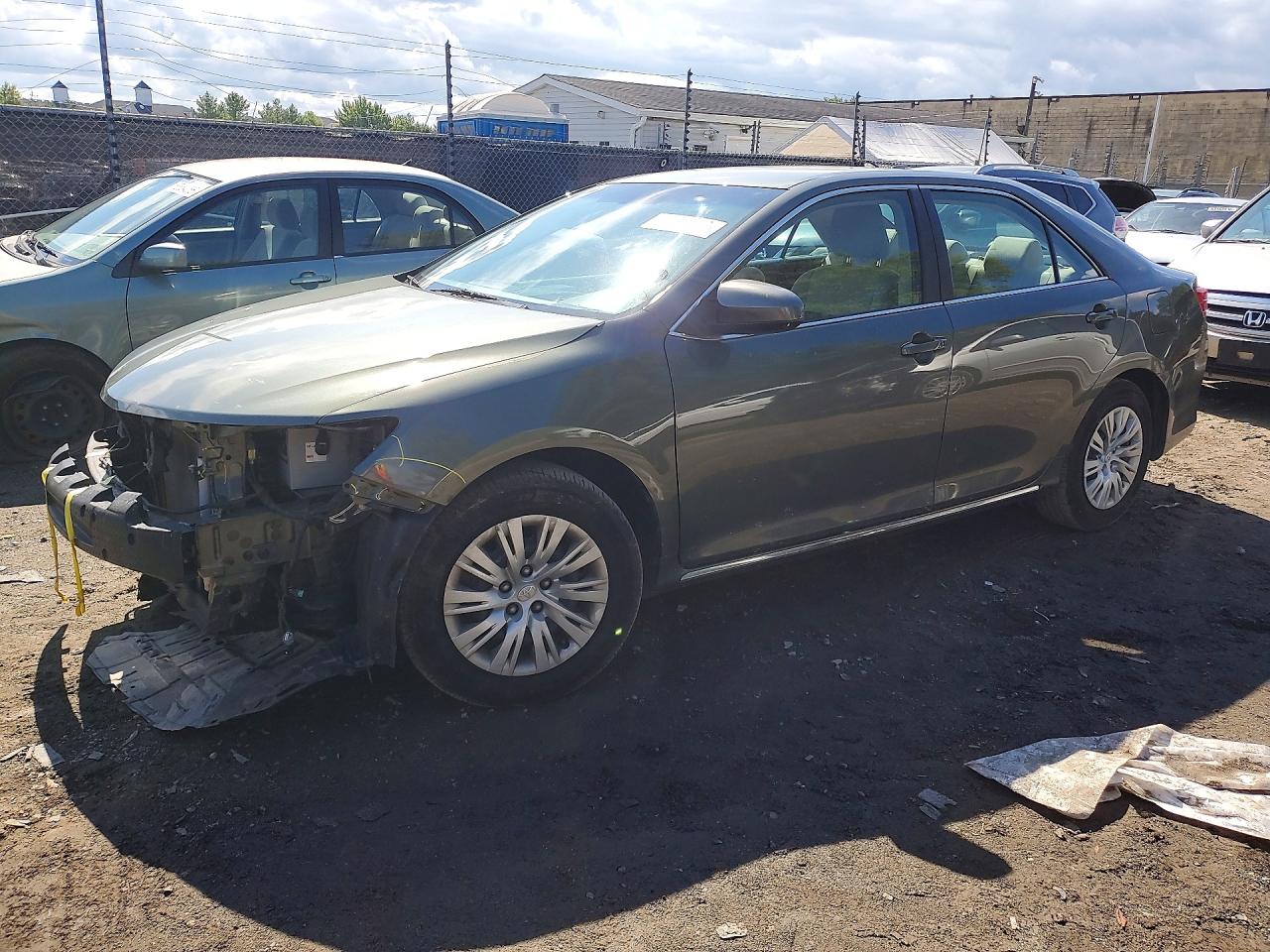 2012 TOYOTA CAMRY — Front 3/4