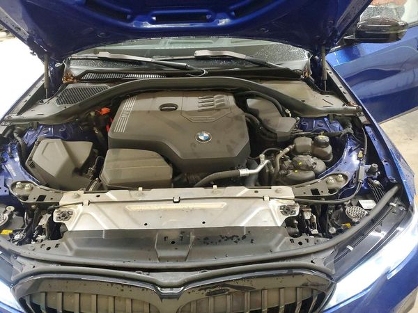2022 BMW 330XI xDrive — Engine bay