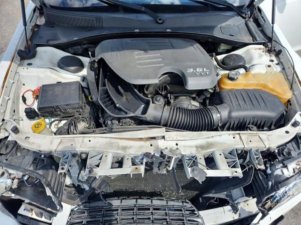 2013 CHRYSLER 300 300C — Engine bay