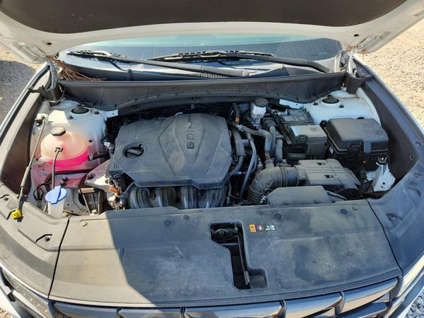 2024 HYUNDAI TUCSON SEL — Engine bay