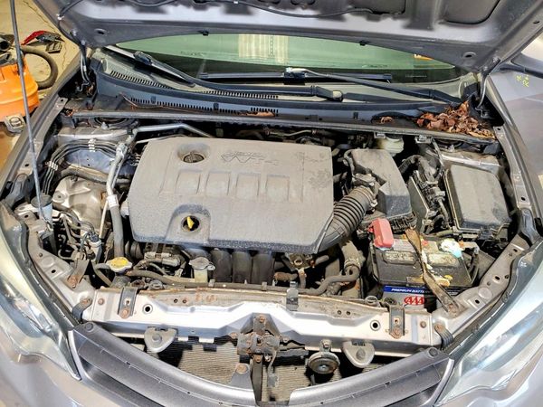2016 TOYOTA COROLLA L/LE — Engine bay