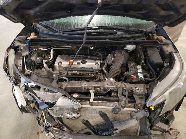 2013 HONDA CRV LX — Engine bay