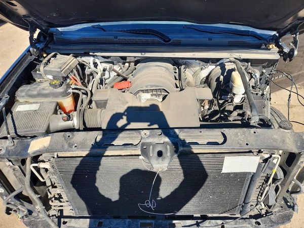 2017 CHEVROLET TAHOE LT — Engine bay