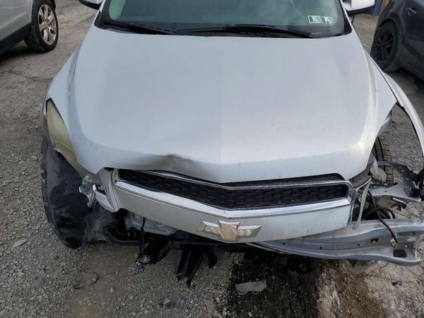 2015 CHEVROLET EQUINOX 2LT — Engine bay