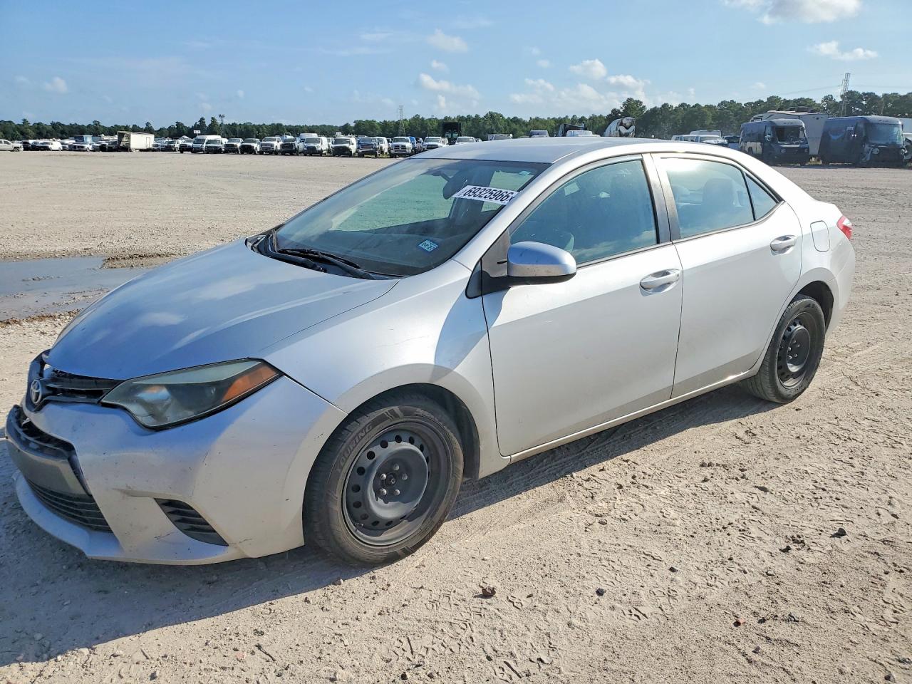 2015 TOYOTA COROLLA — Front 3/4