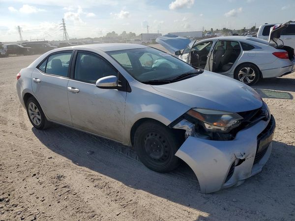 2015 TOYOTA COROLLA — Passenger 3/4