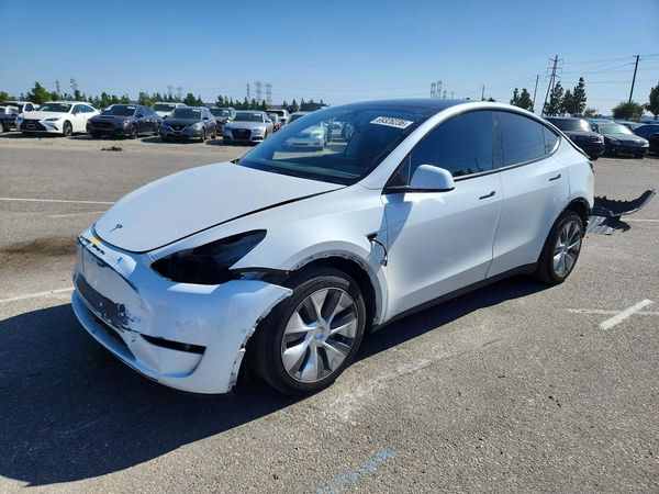 2022 TESLA MODEL Y — Front 3/4