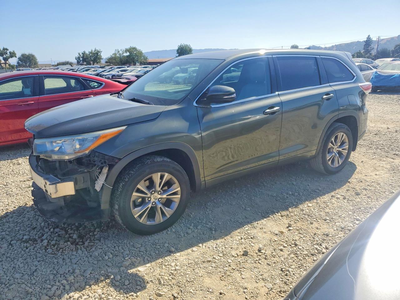 2015 TOYOTA HIGHLANDER — Front 3/4