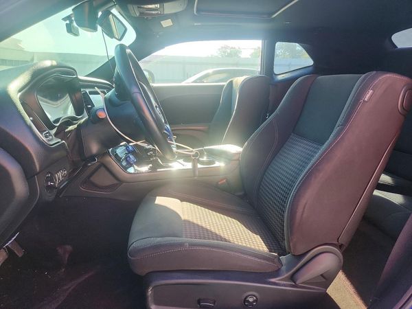 2019 DODGE CHALLENGER — DENT