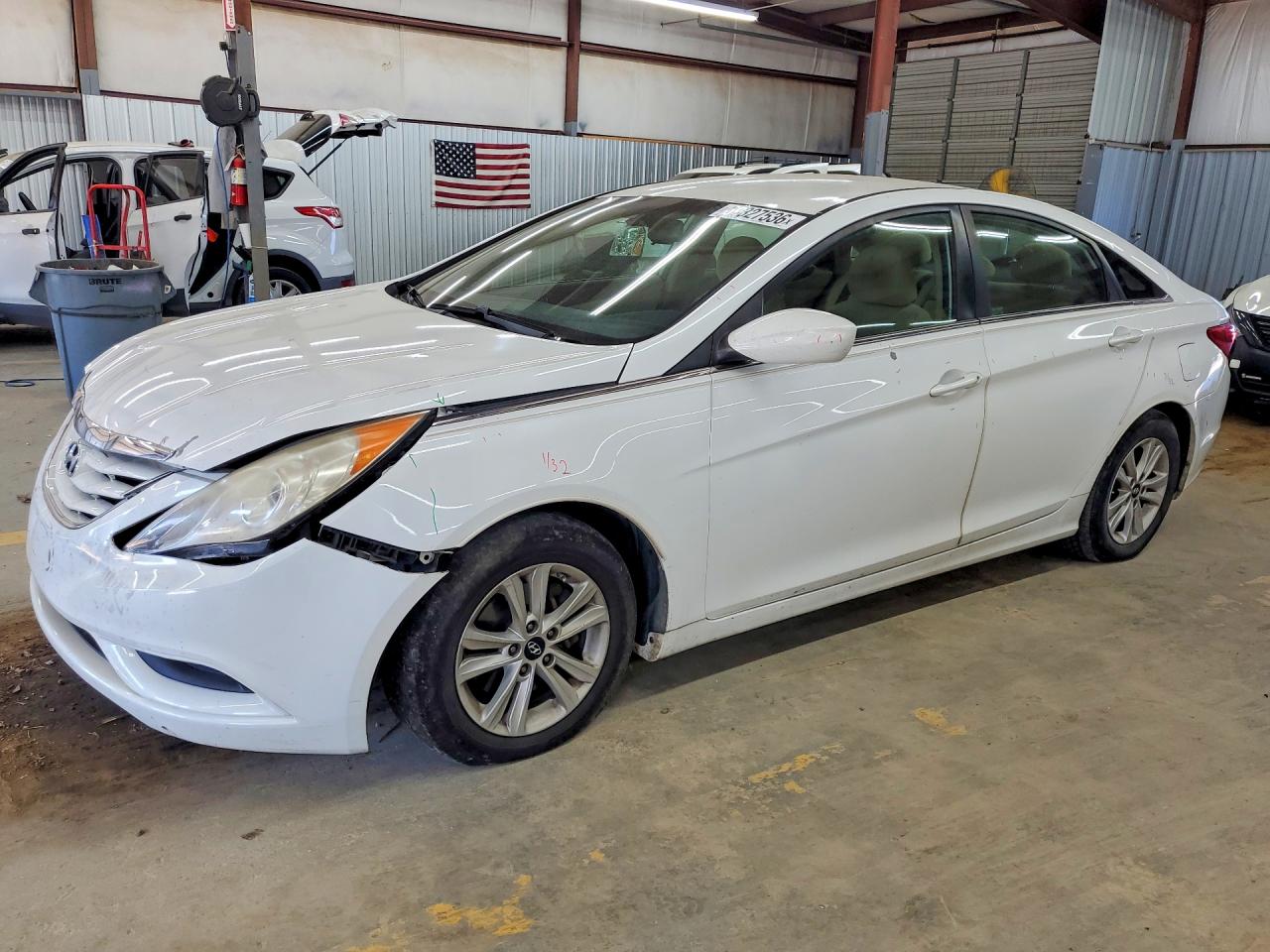 2012 HYUNDAI SONATA Middle-low level — Front 3/4