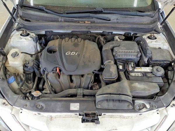 2012 HYUNDAI SONATA Middle-low level — Engine bay