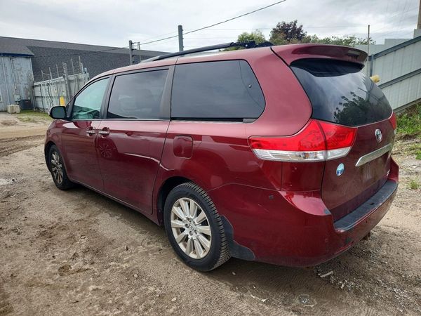 2013 TOYOTA SIENNA — DSRA