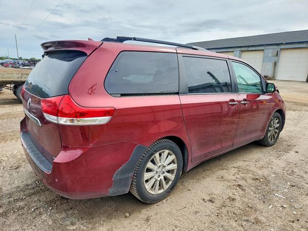 2013 TOYOTA SIENNA — PSRA