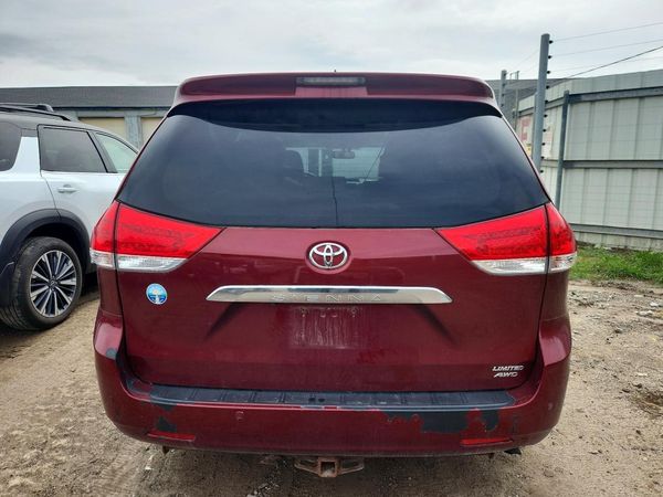 2013 TOYOTA SIENNA — DIRR