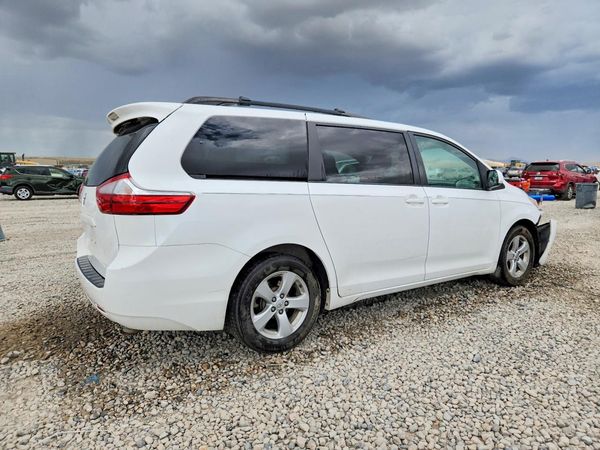 2015 TOYOTA SIENNA — PSRA