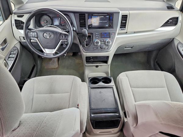 2015 TOYOTA SIENNA — CKPT