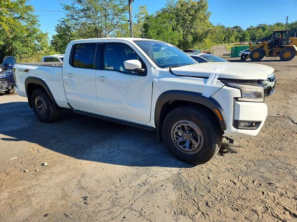 2025 NISSAN FRONTIER