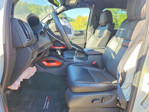 2025 NISSAN FRONTIER