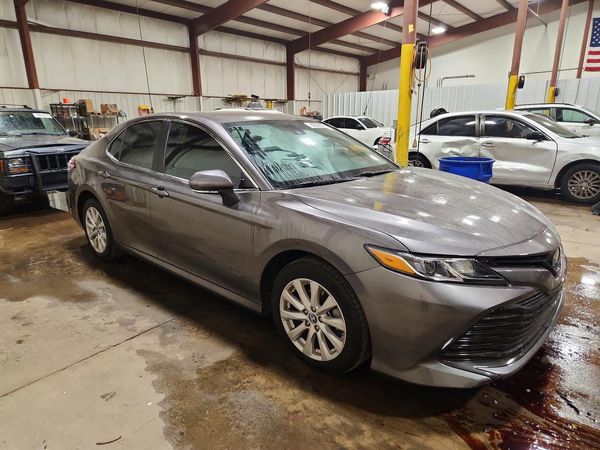 2019 TOYOTA CAMRY L/LE/SE/XLE — Passenger 3/4