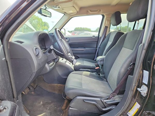 2016 JEEP PATRIOT Latitude — DENT