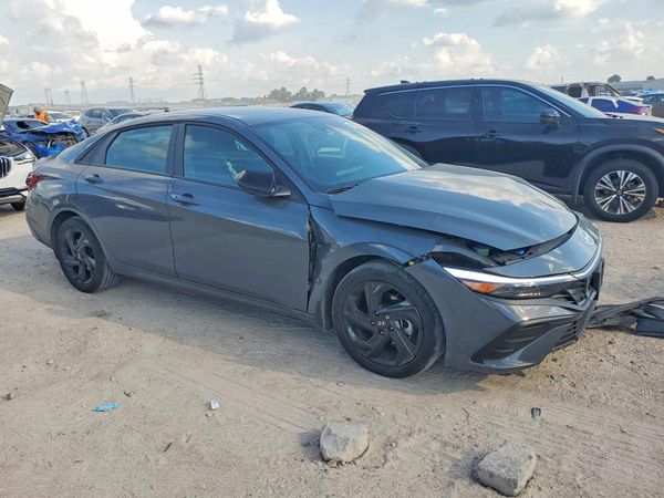 2026 HYUNDAI ELANTRA — Passenger 3/4