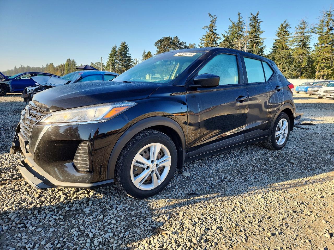 2021 NISSAN KICKS — Front 3/4