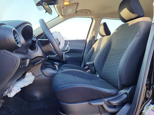 2021 NISSAN KICKS — DENT