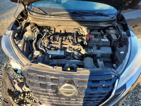 2021 NISSAN KICKS — Engine bay