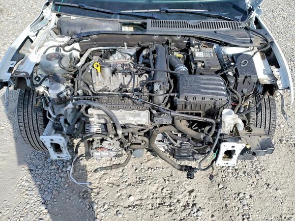 2019 VOLKSWAGEN JETTA — Engine bay