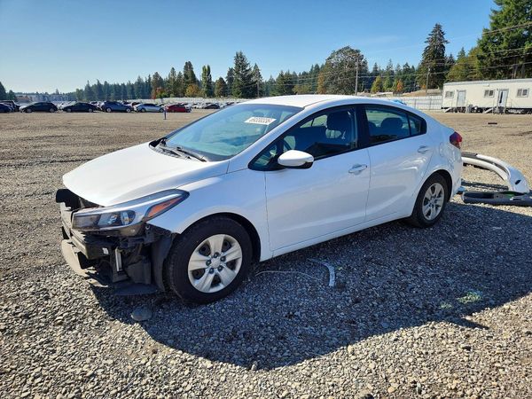 2017 KIA FORTE — Front 3/4