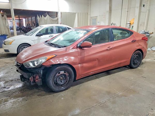2013 HYUNDAI ELANTRA — Front 3/4
