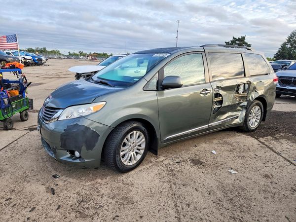 2014 TOYOTA SIENNA — DSFA — Front 3/4