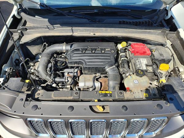 2021 JEEP RENEGADE — Engine bay