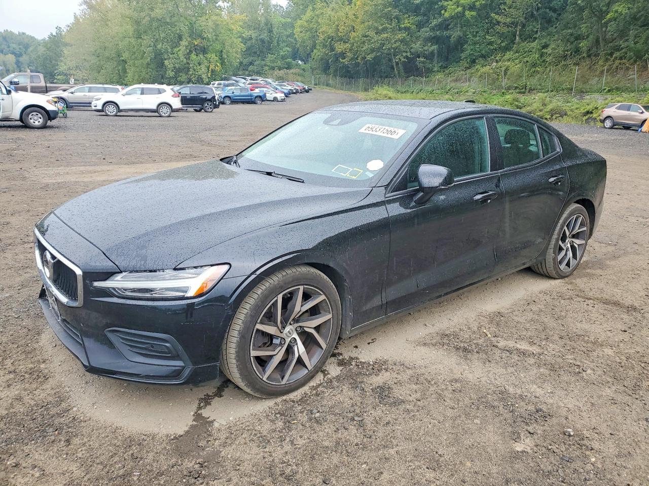 2020 VOLVO S60 — Front 3/4